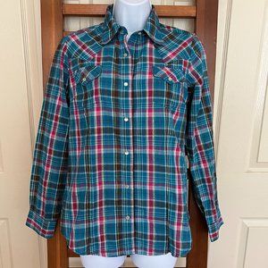 Wrangler plaid button up shirt